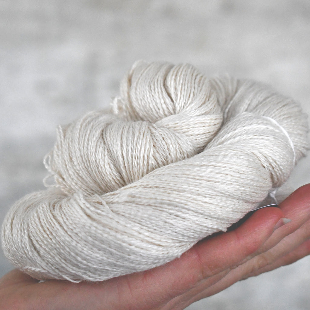 49010 Baby Silk Lace 600