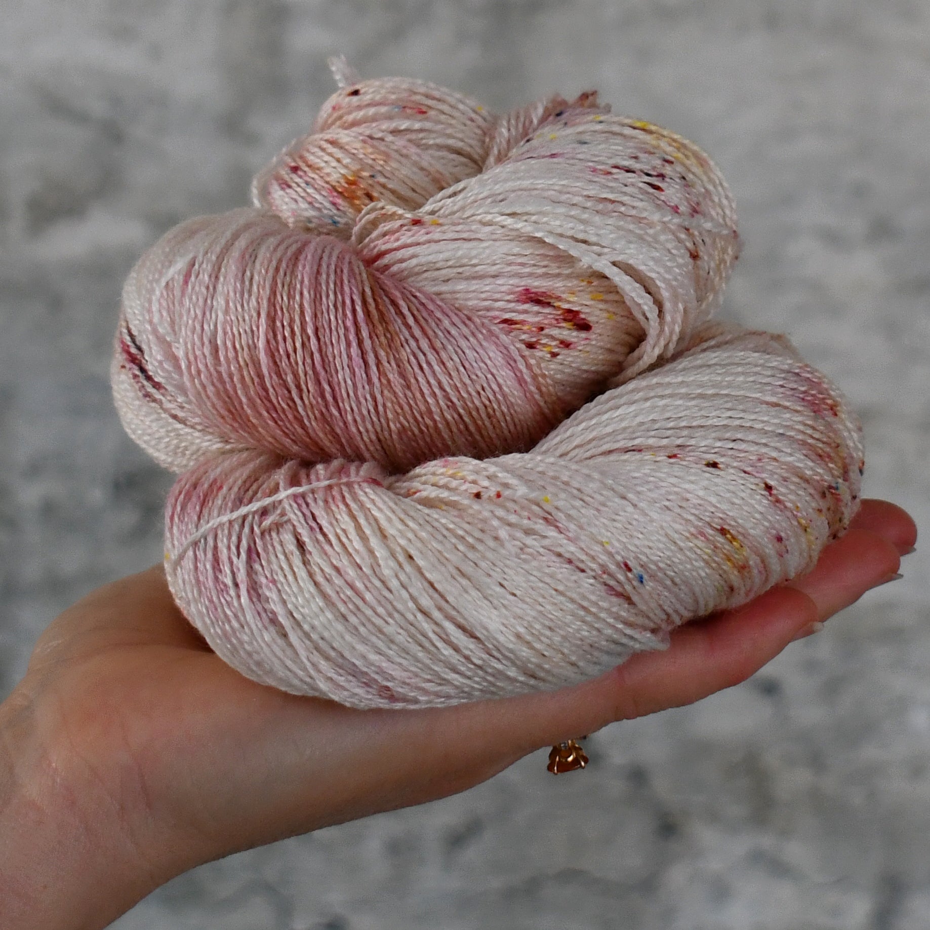 49031 Decadence Lace 600