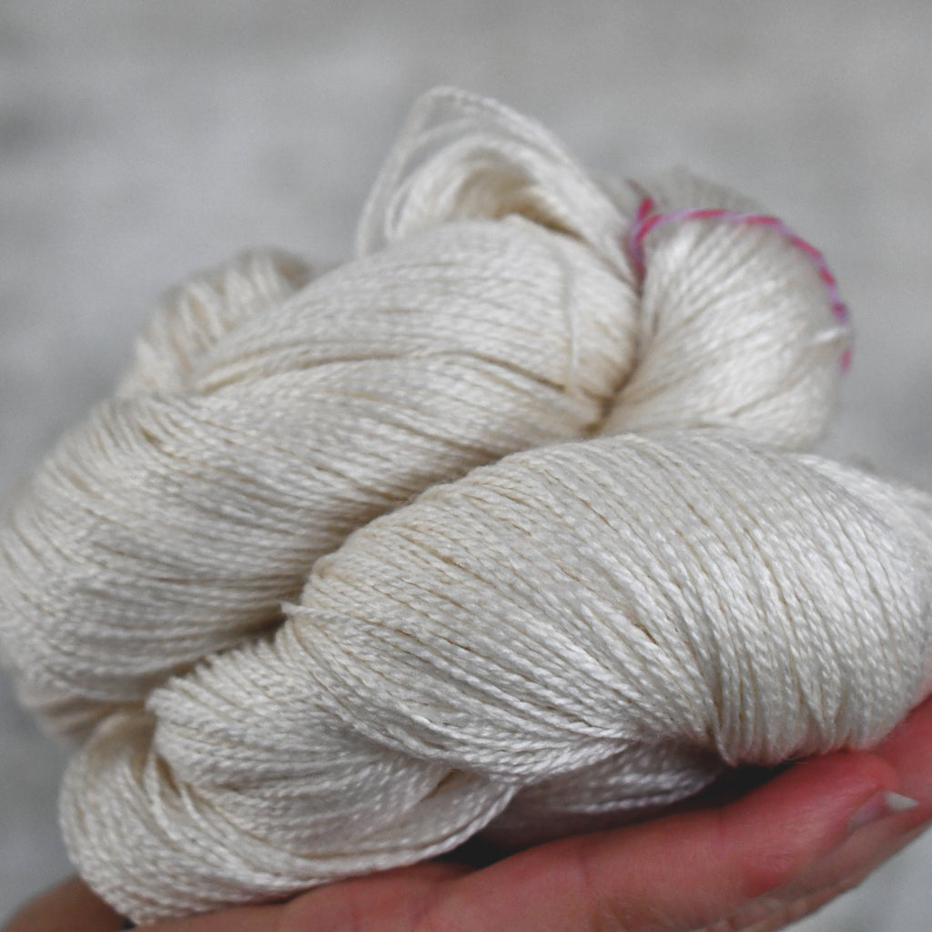 49031 Decadence Lace 600