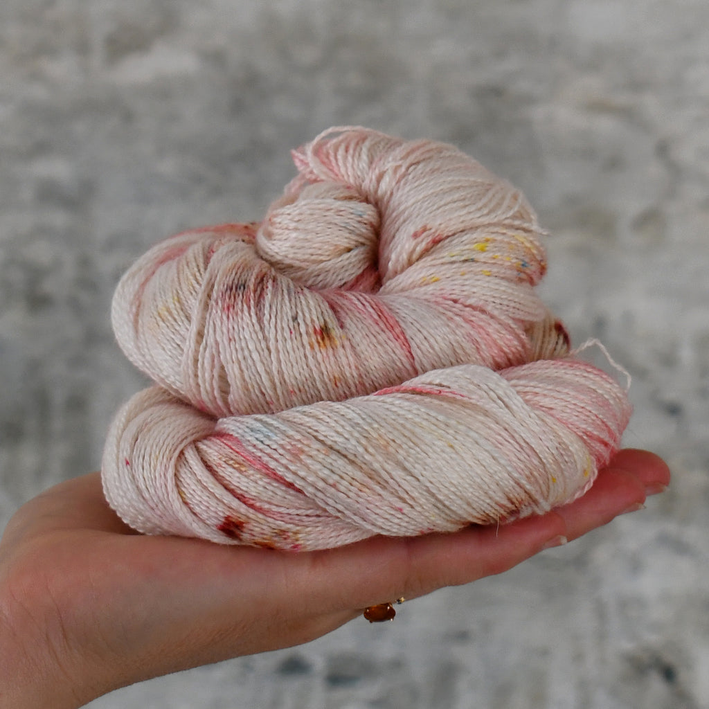 49032 Angel Lace 600