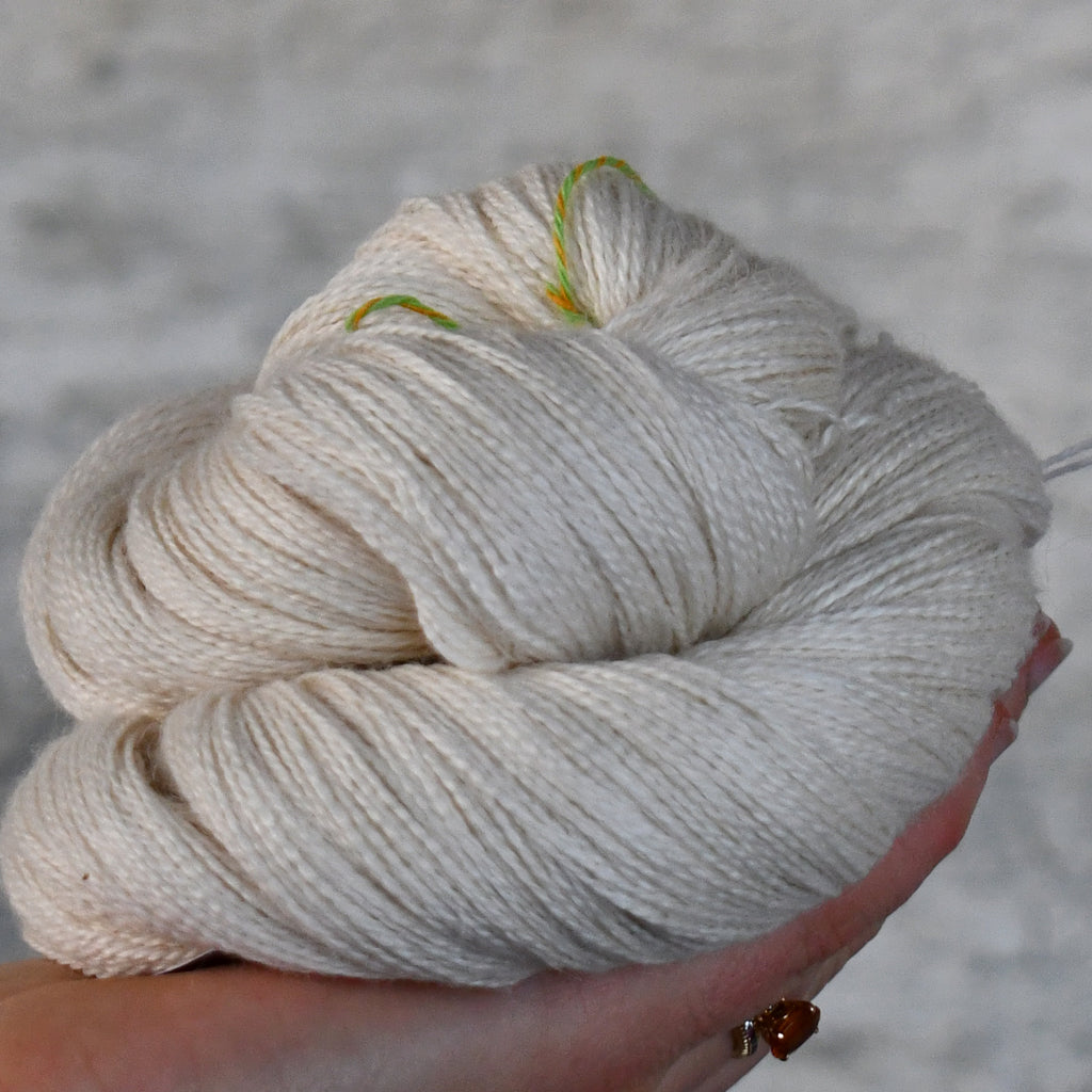 49032 Angel Lace 600