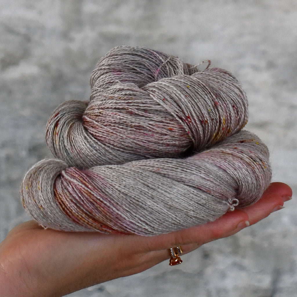 49037 Angel Mist Lace