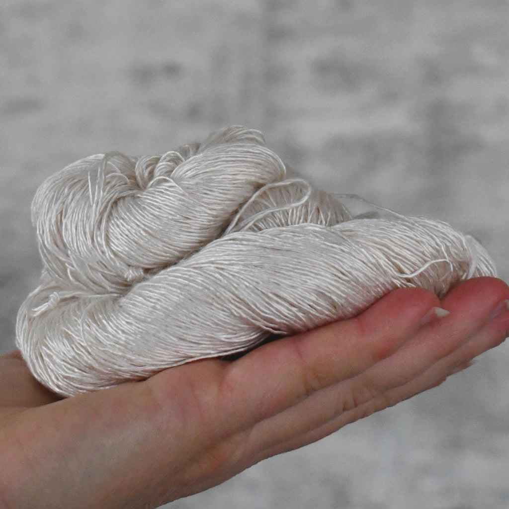 49114 Pure Silk Singles 4ply