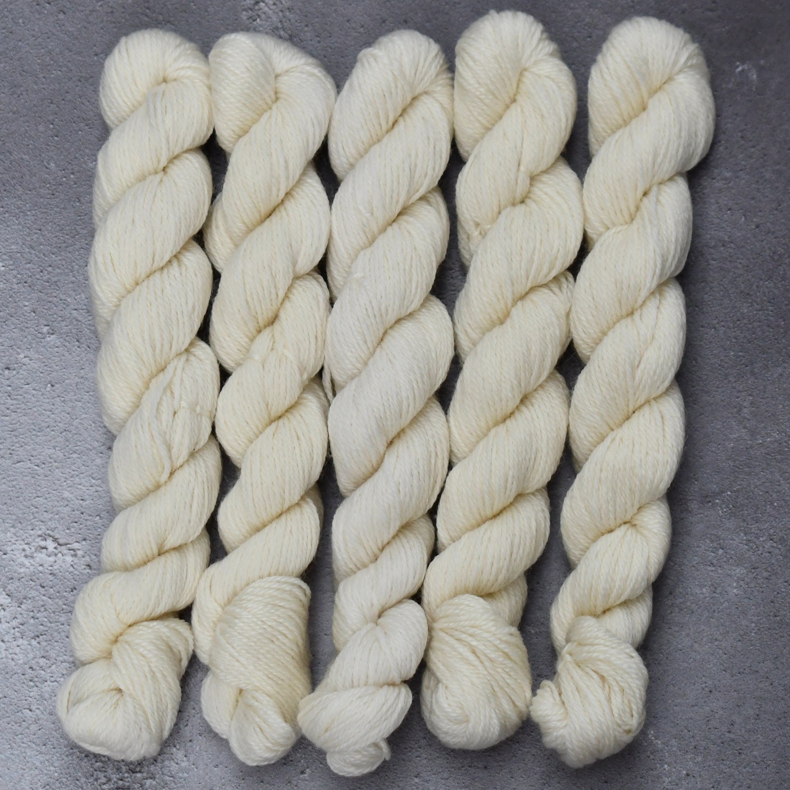 49133 BFL Delicious 4ply