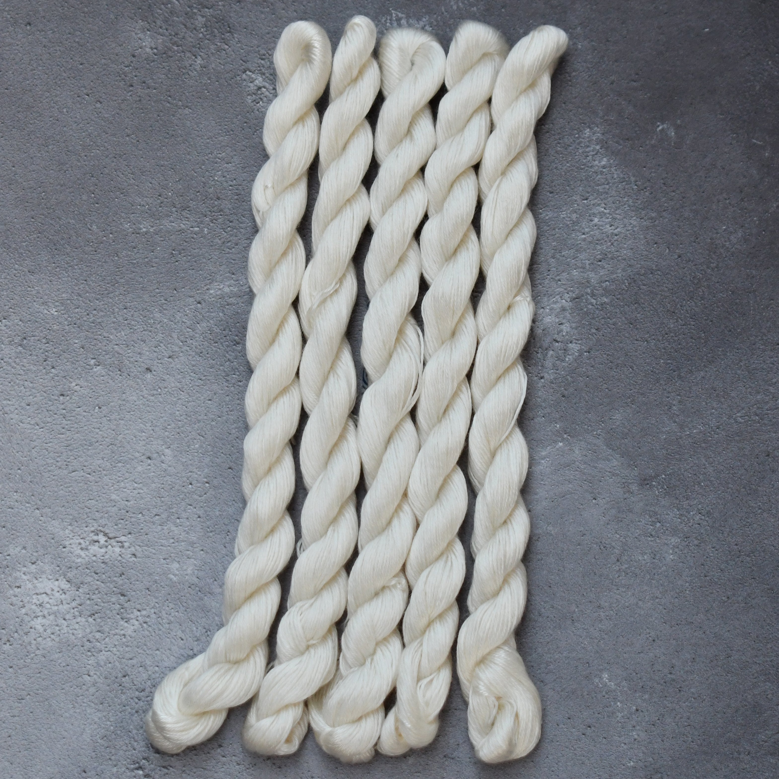 49137 Tencel 4ply