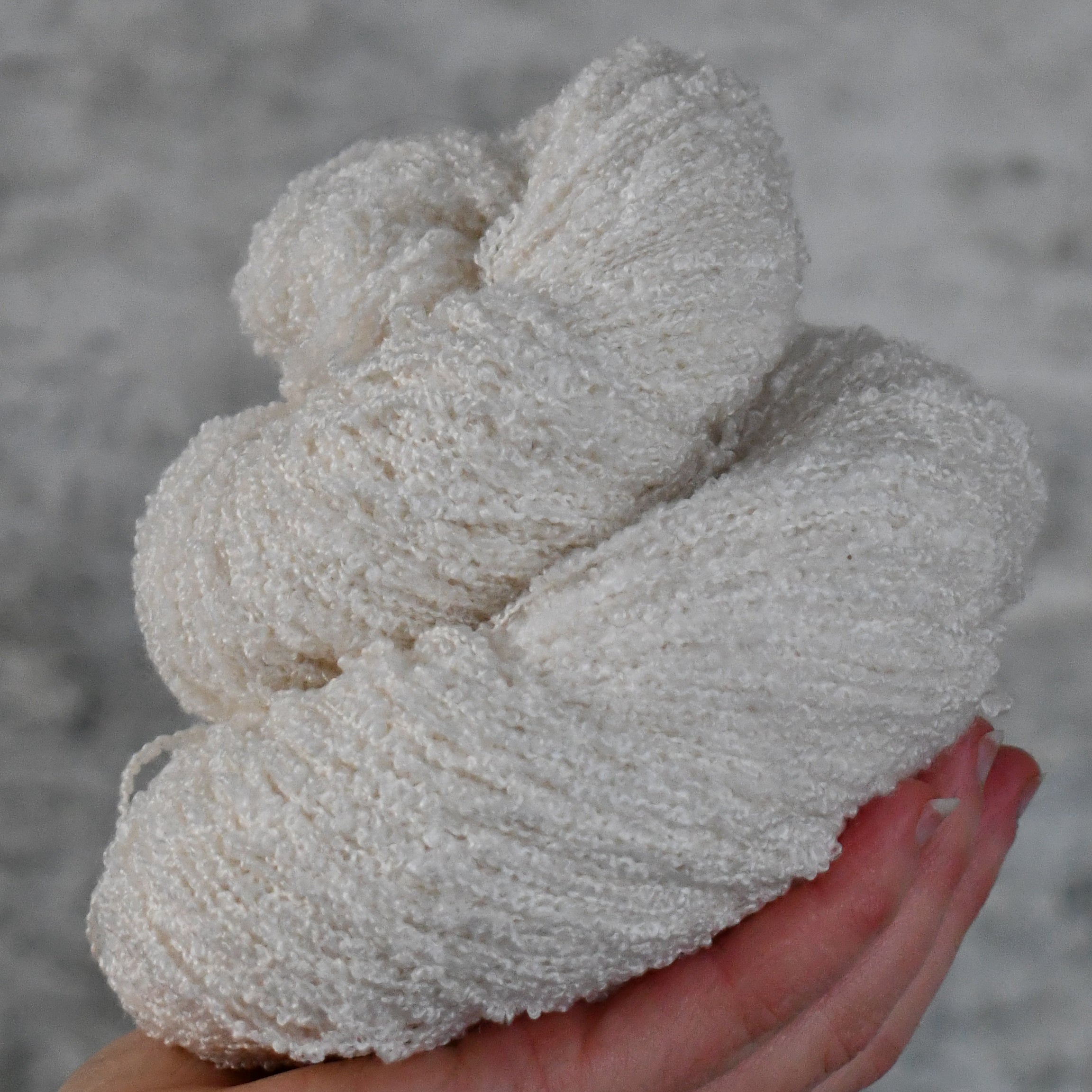 49193 Silky Boucle