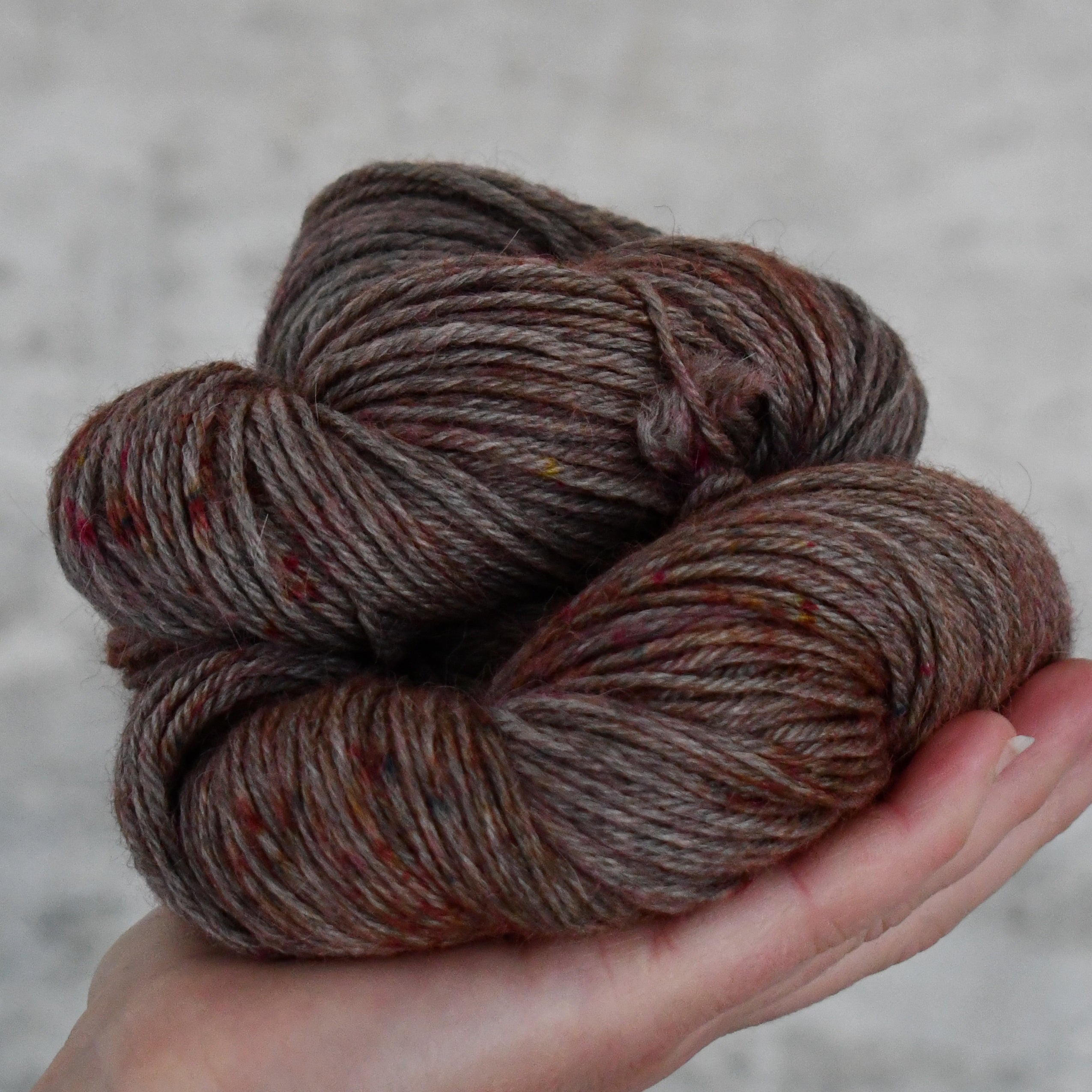 49252 Natural Grey Llama DK