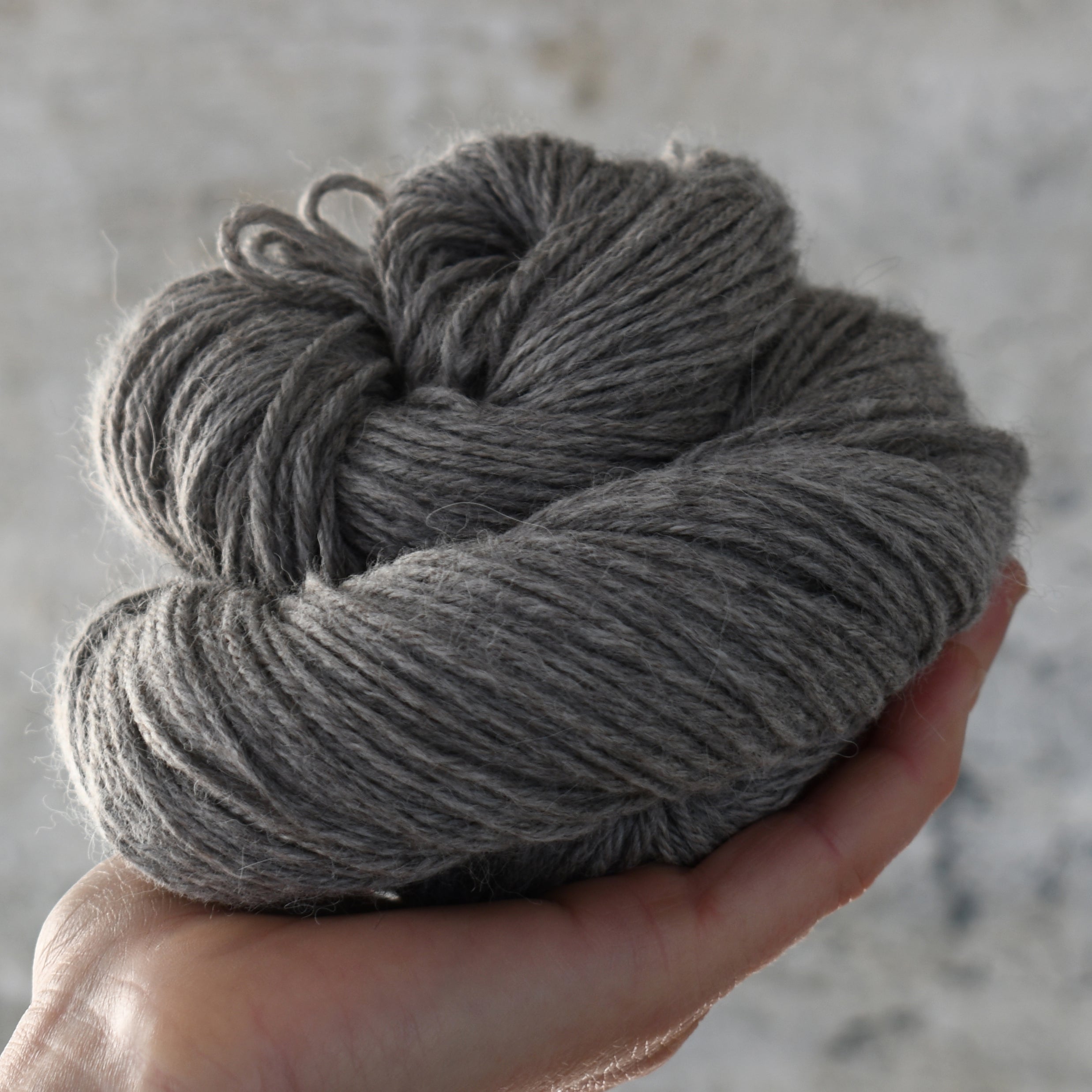 49252 Natural Grey Llama DK